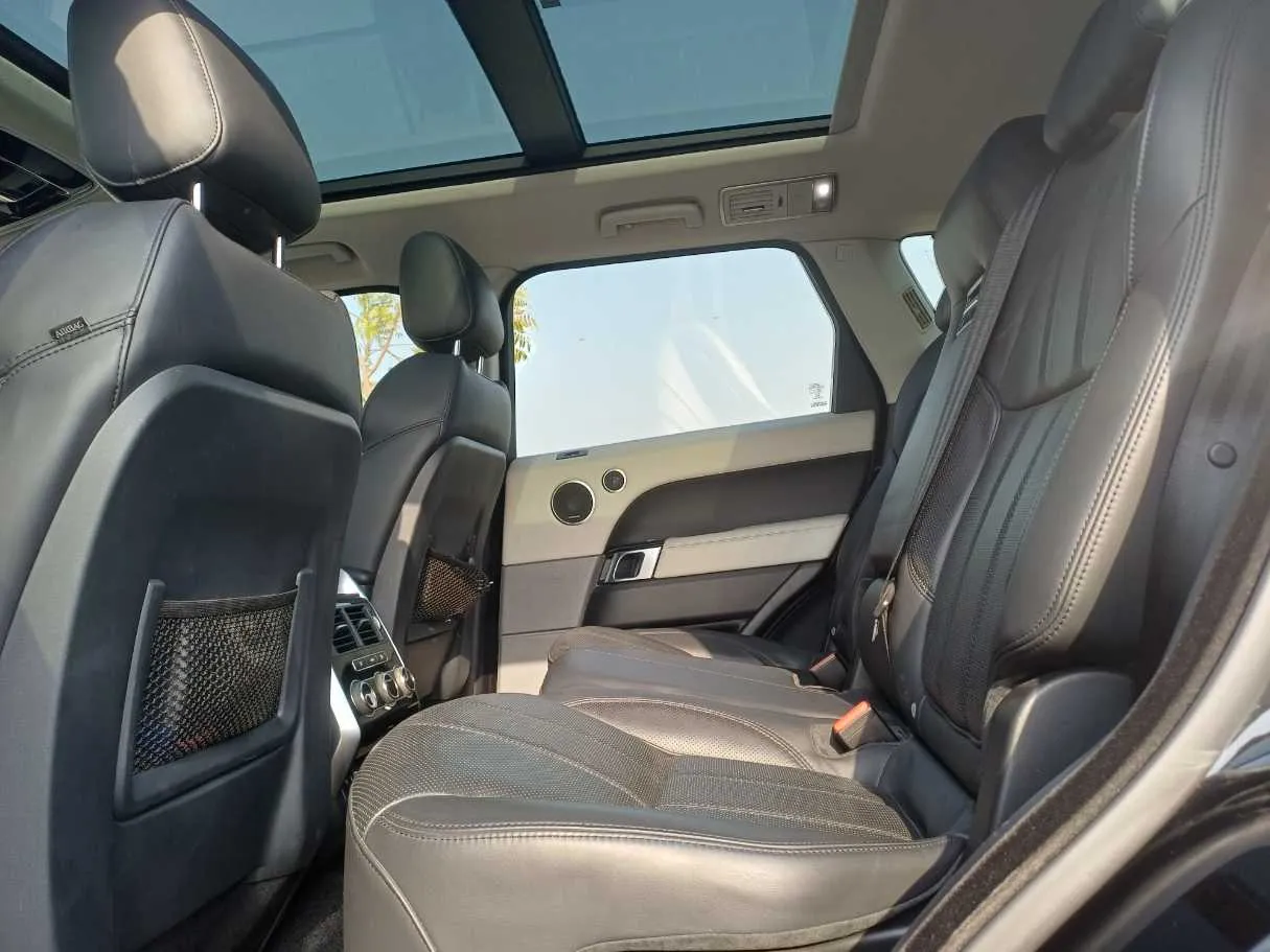 Car image 13