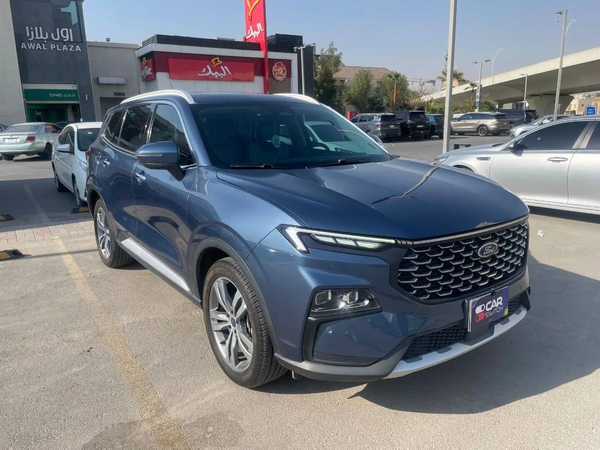 Car image 3
