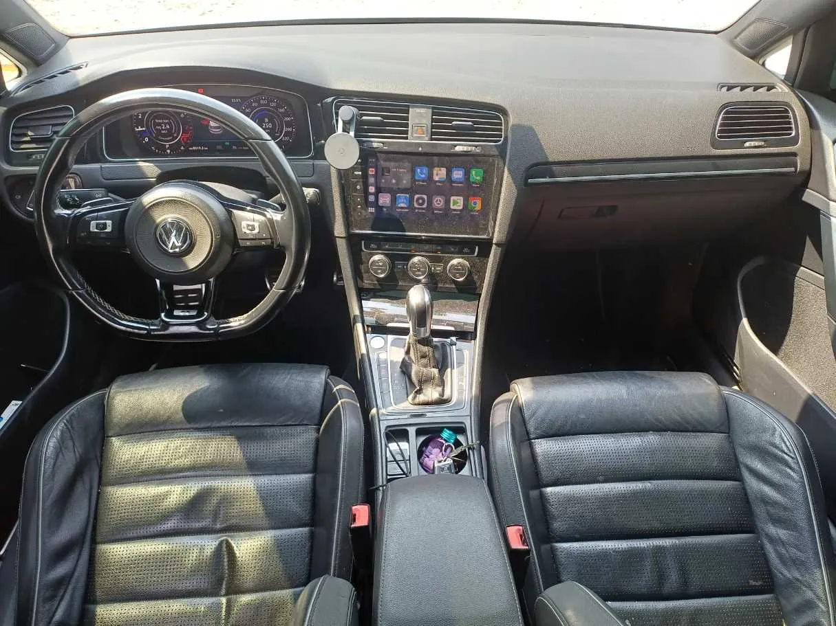 Car image 16