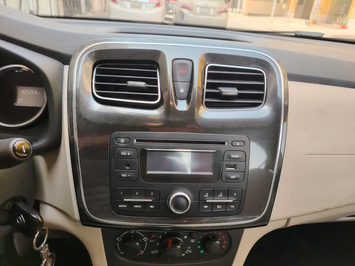 Car image 26