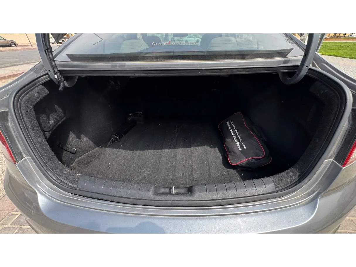 Car image 21