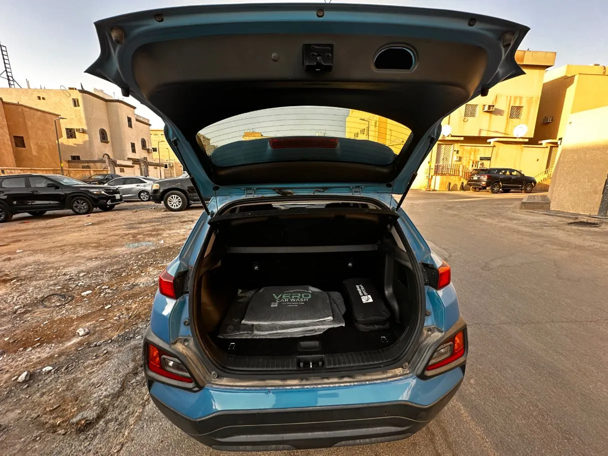 Car image 22
