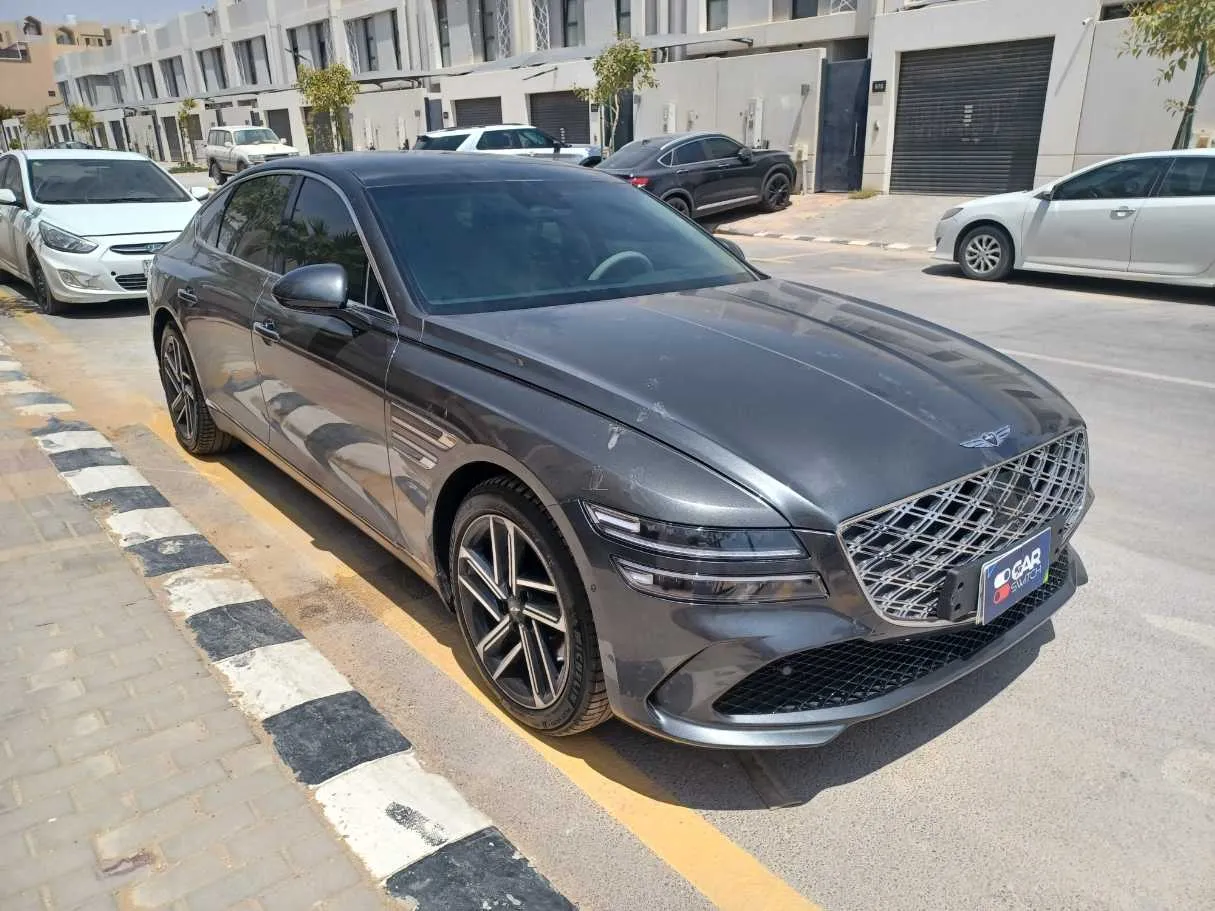 Car image 3