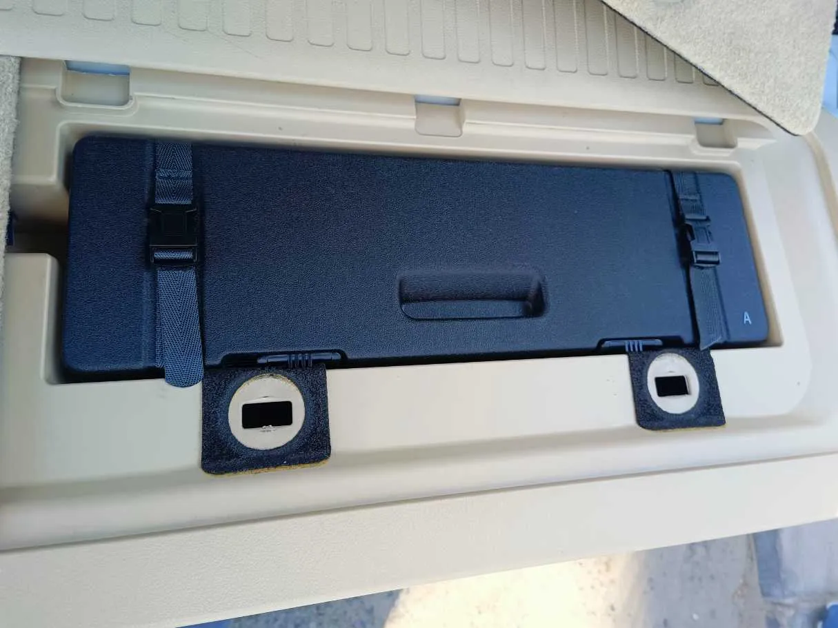 Car image 35