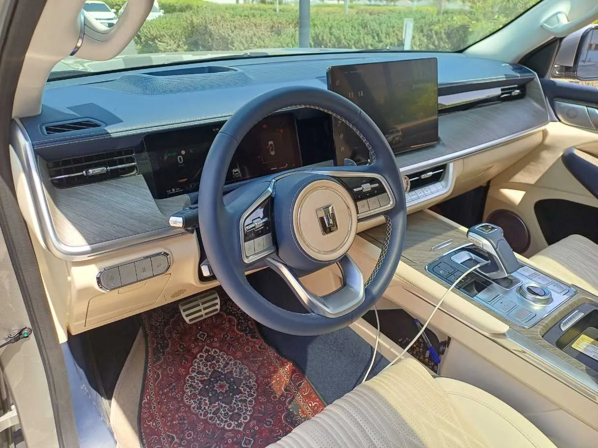 Car image 11