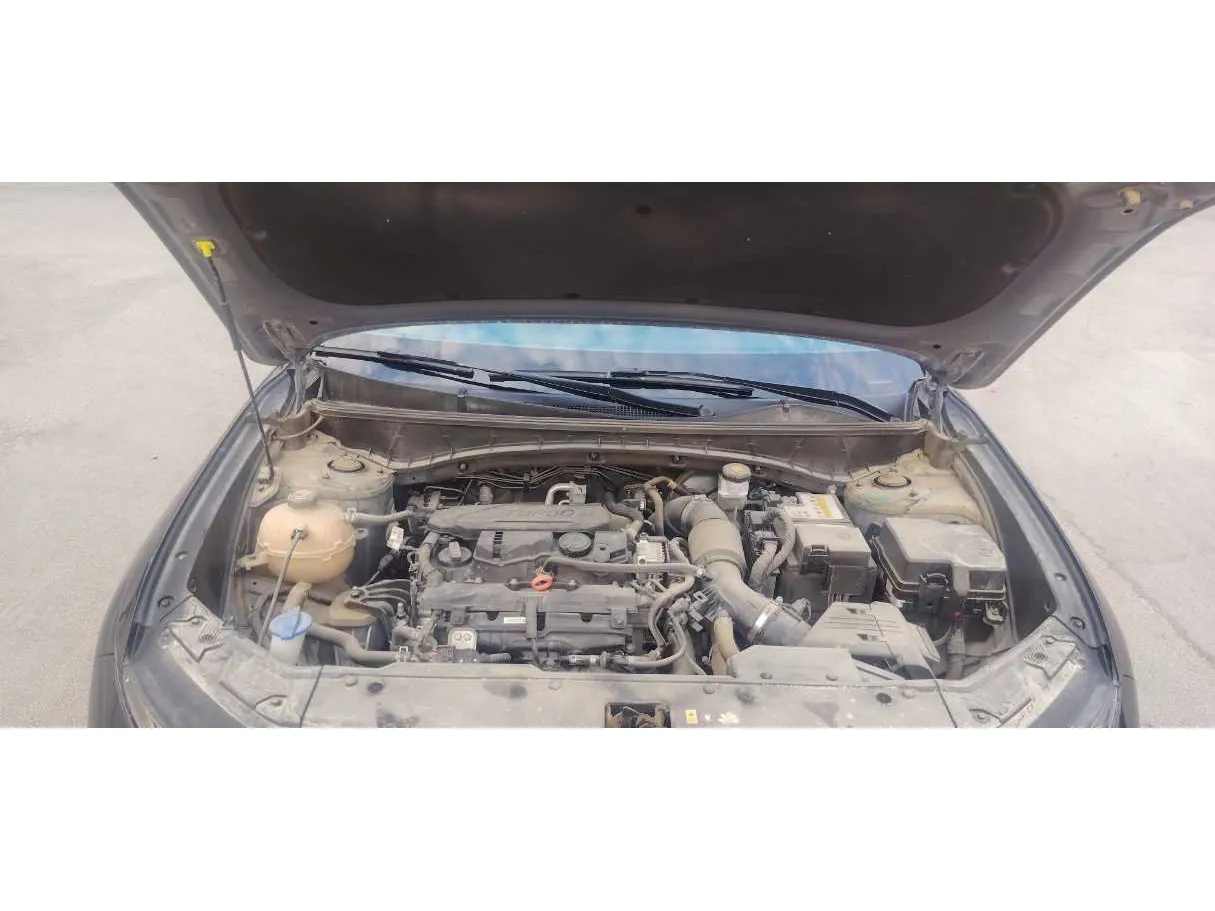 Car image 32