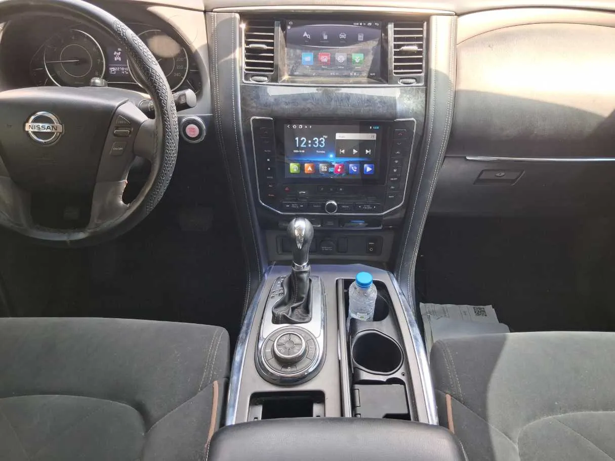 Car image 14