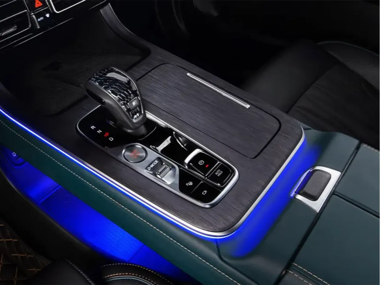 Car image 8