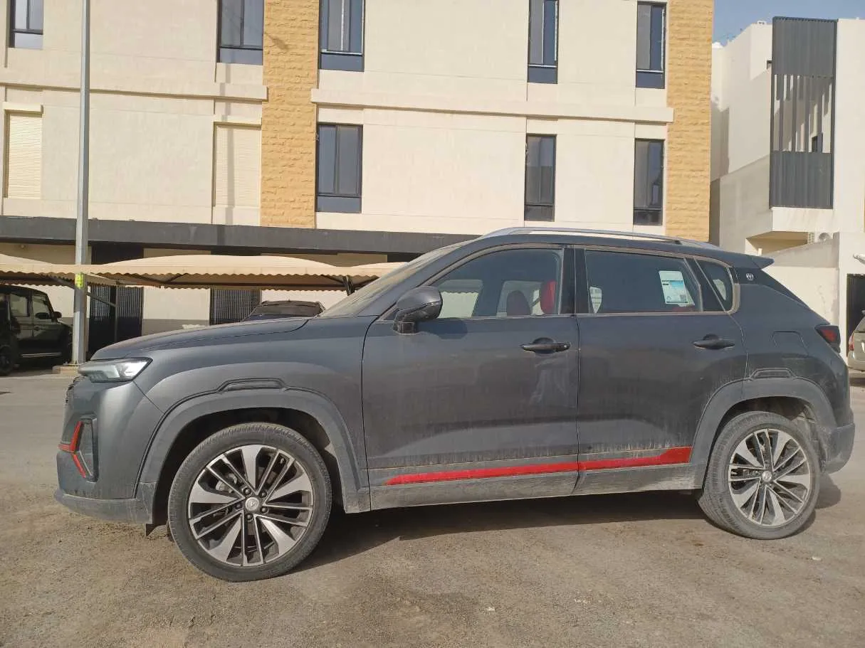 Car image 8
