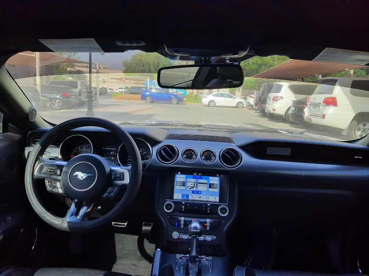 Car image 14