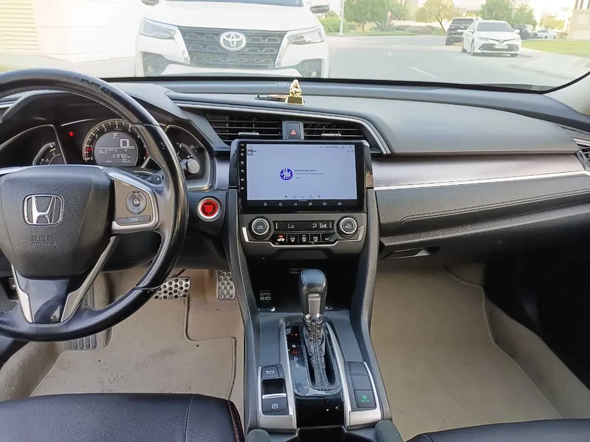 Car image 14