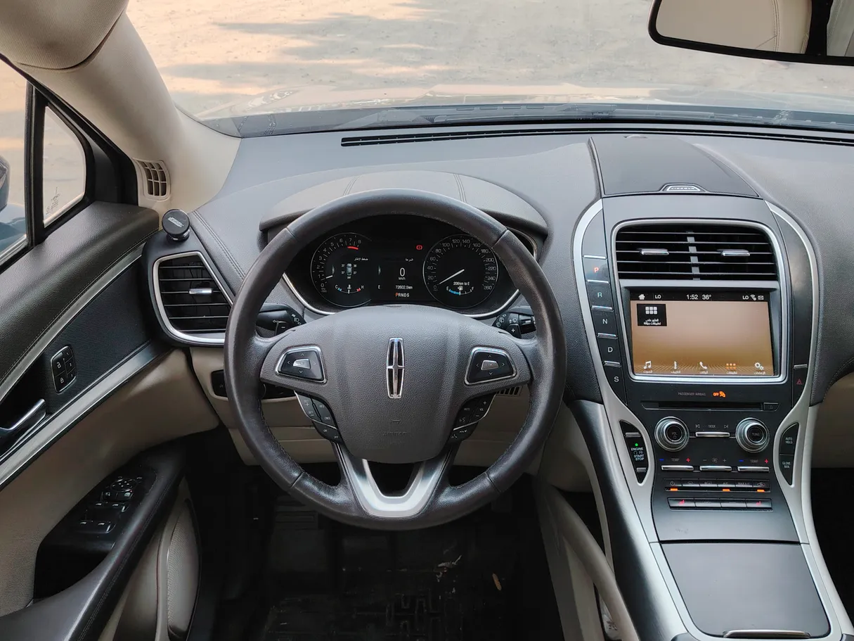 Car image 24