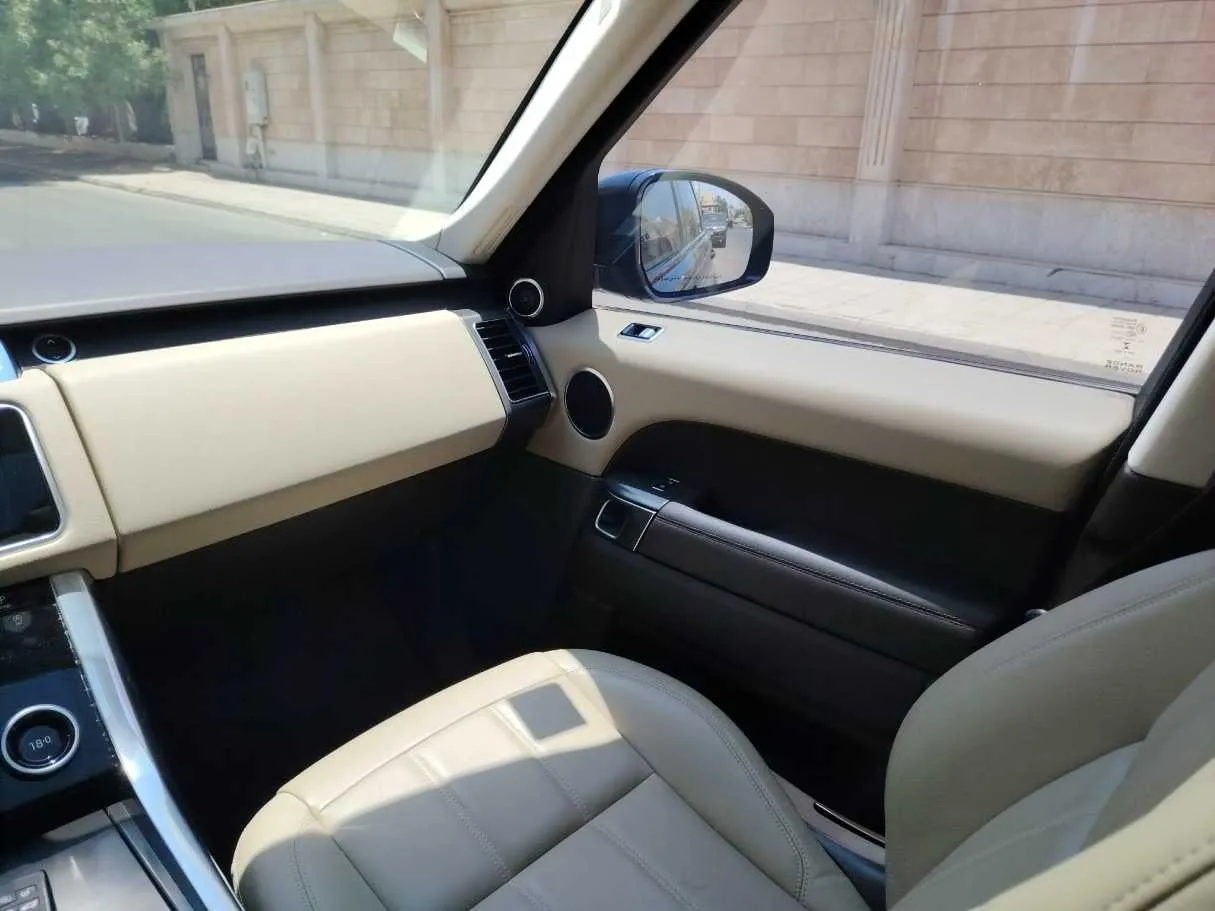 Car image 40