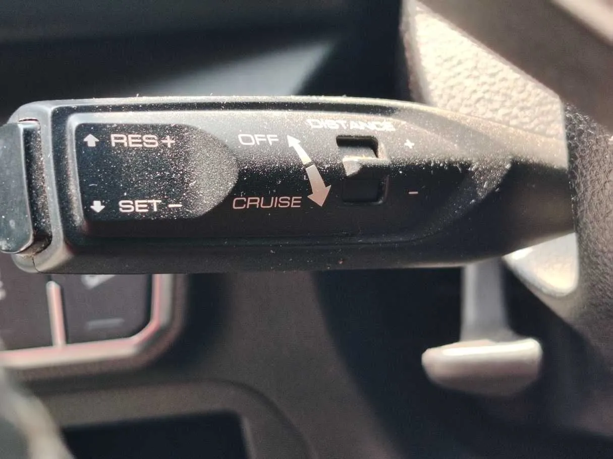 Car image 34