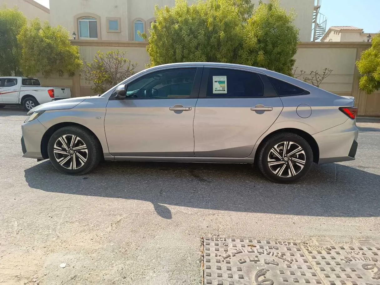 Car image 8