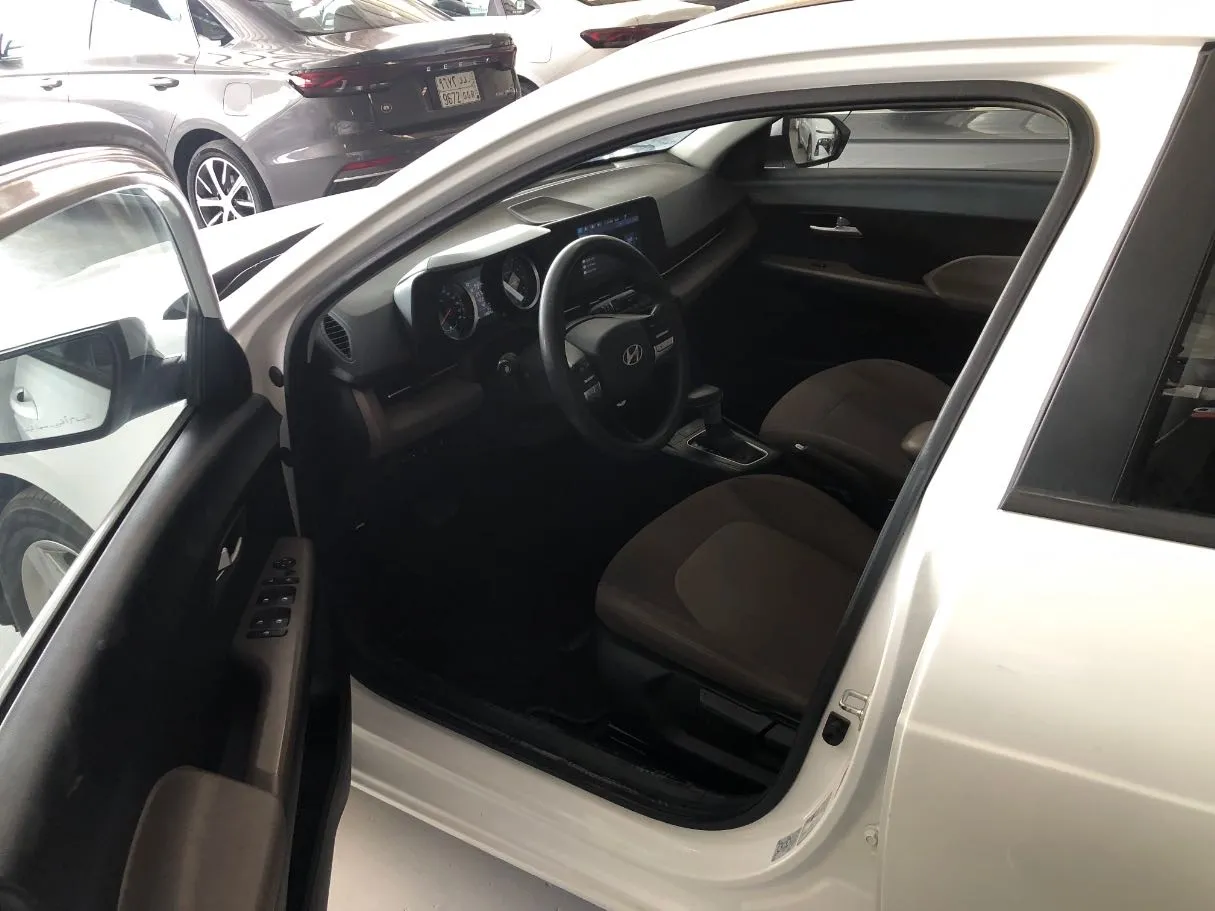 Car image 6