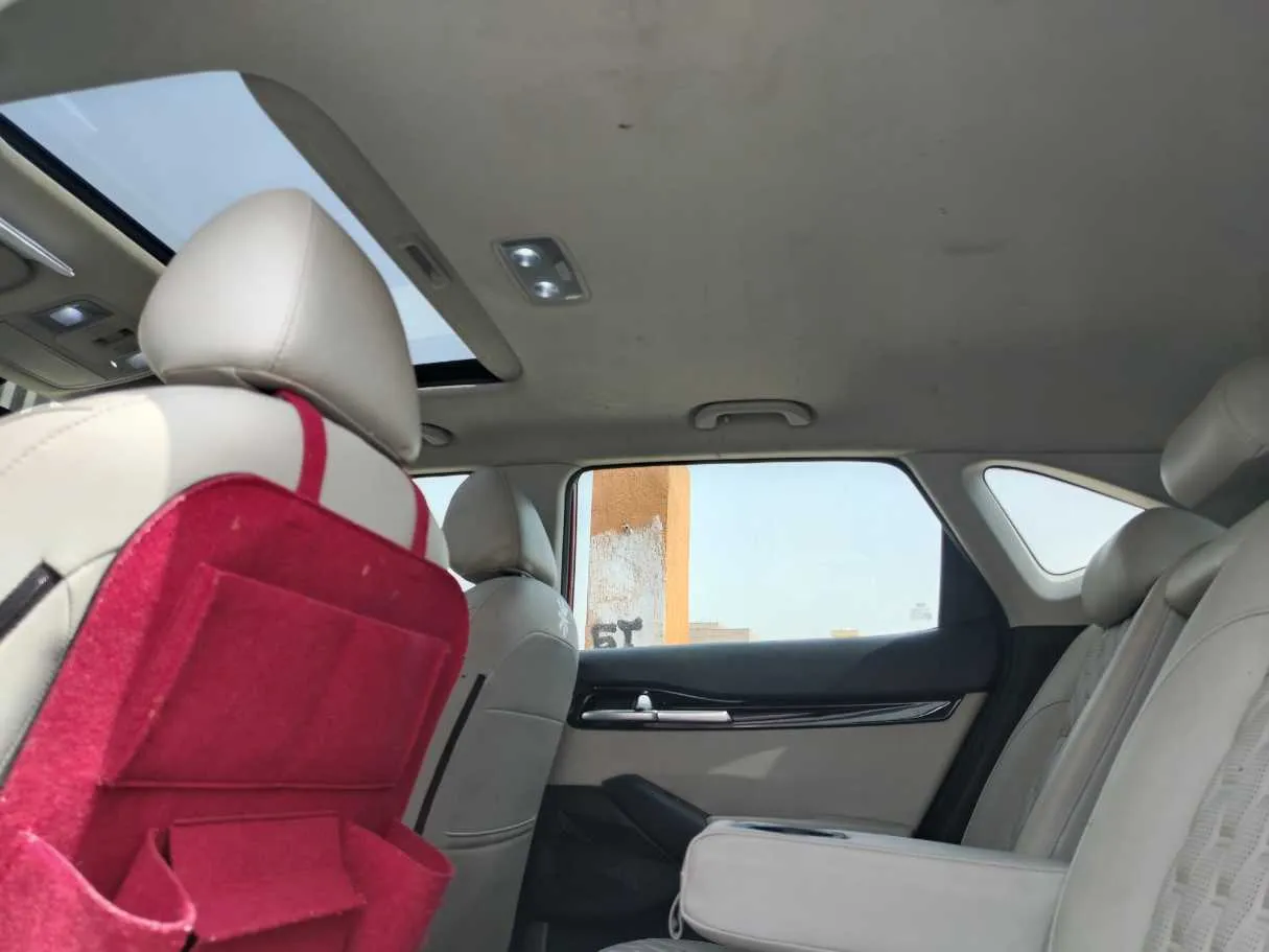 Car image 20
