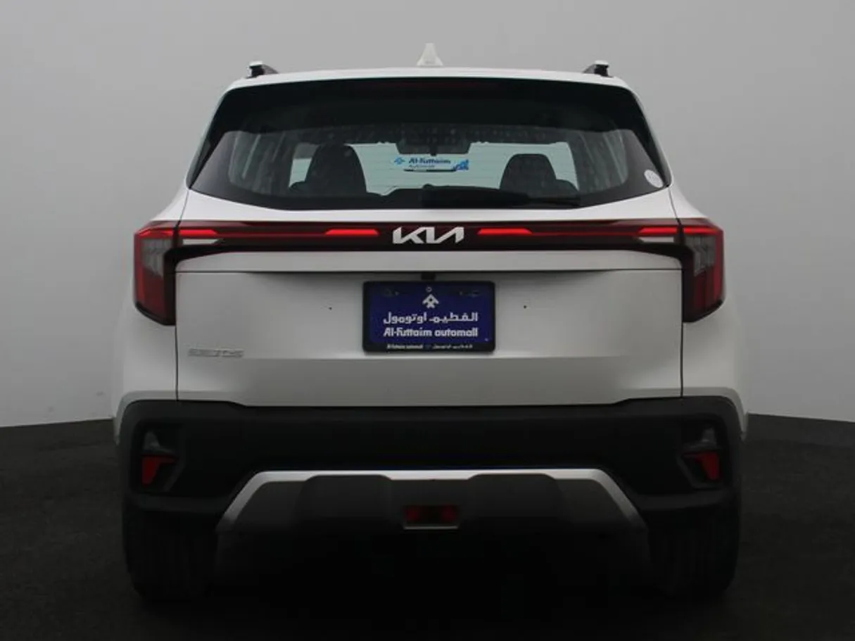 Car image 12