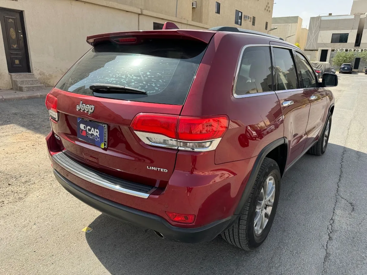 Car image 5