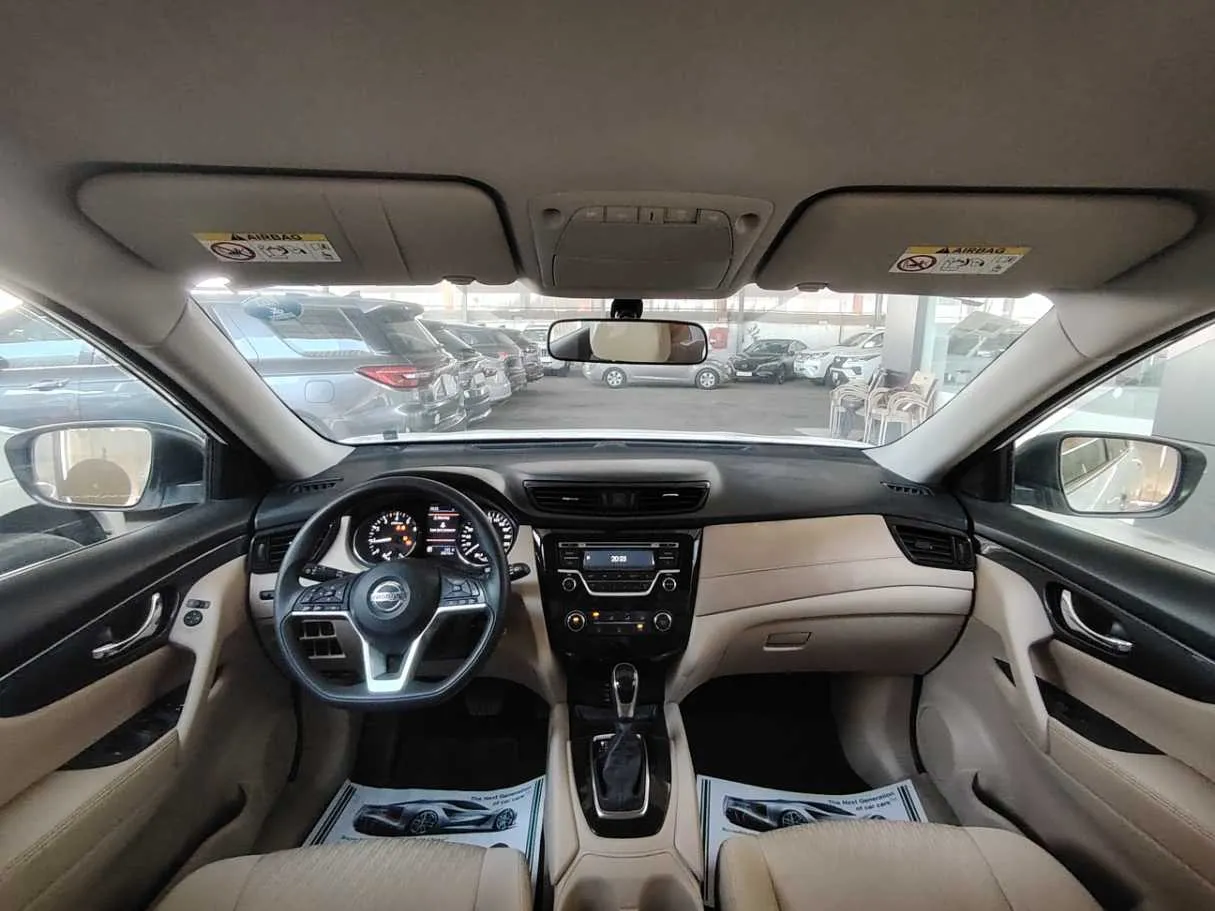 Car image 18
