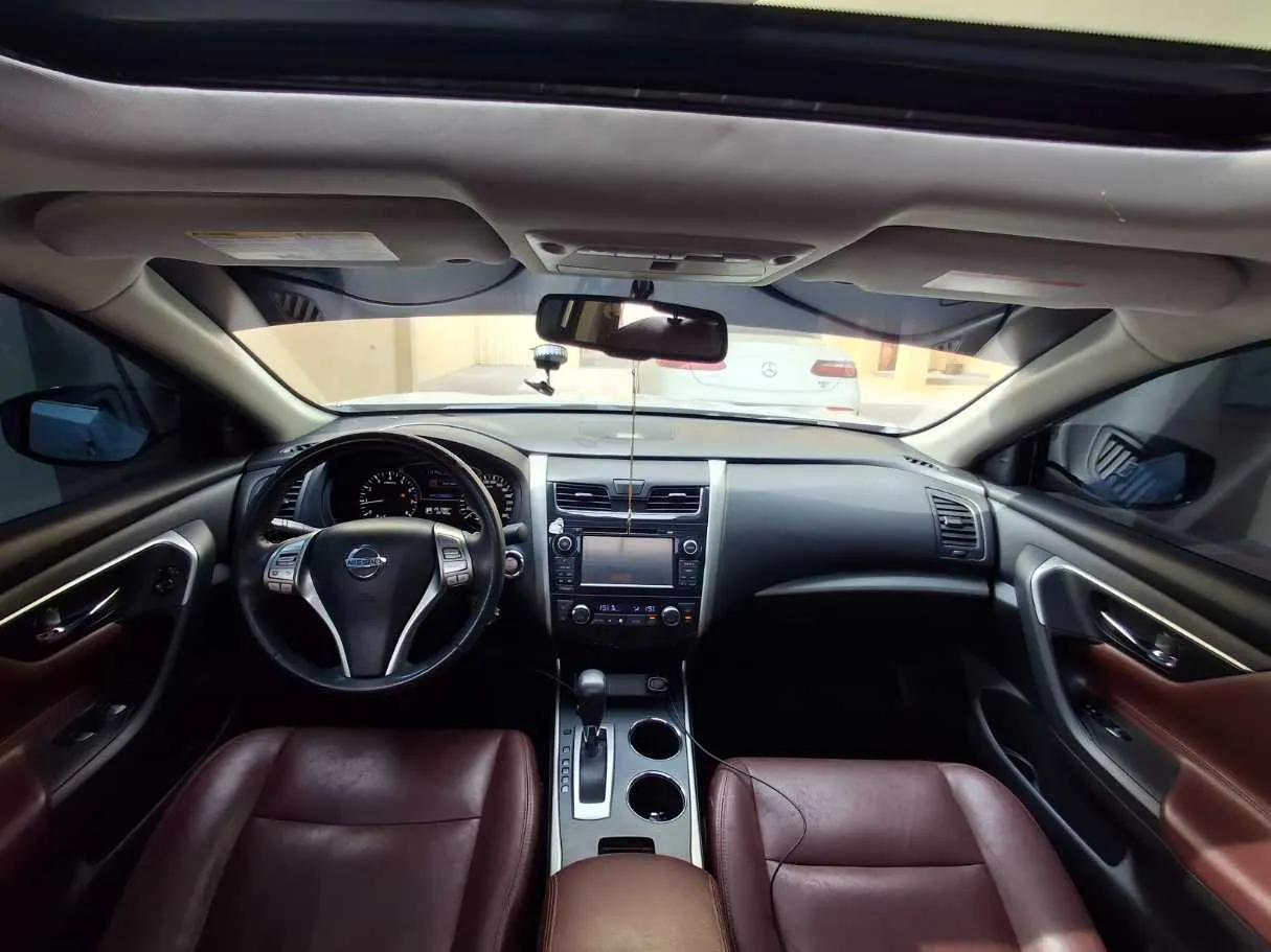 Car image 17