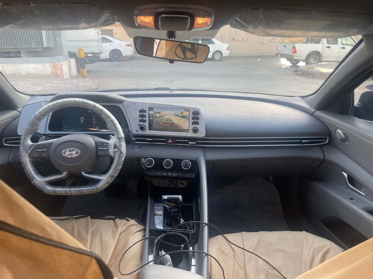 Car image 17