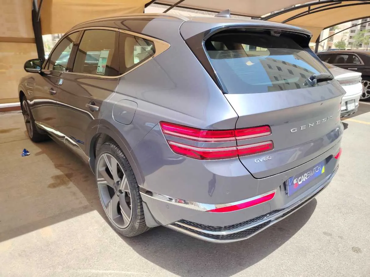 Car image 7