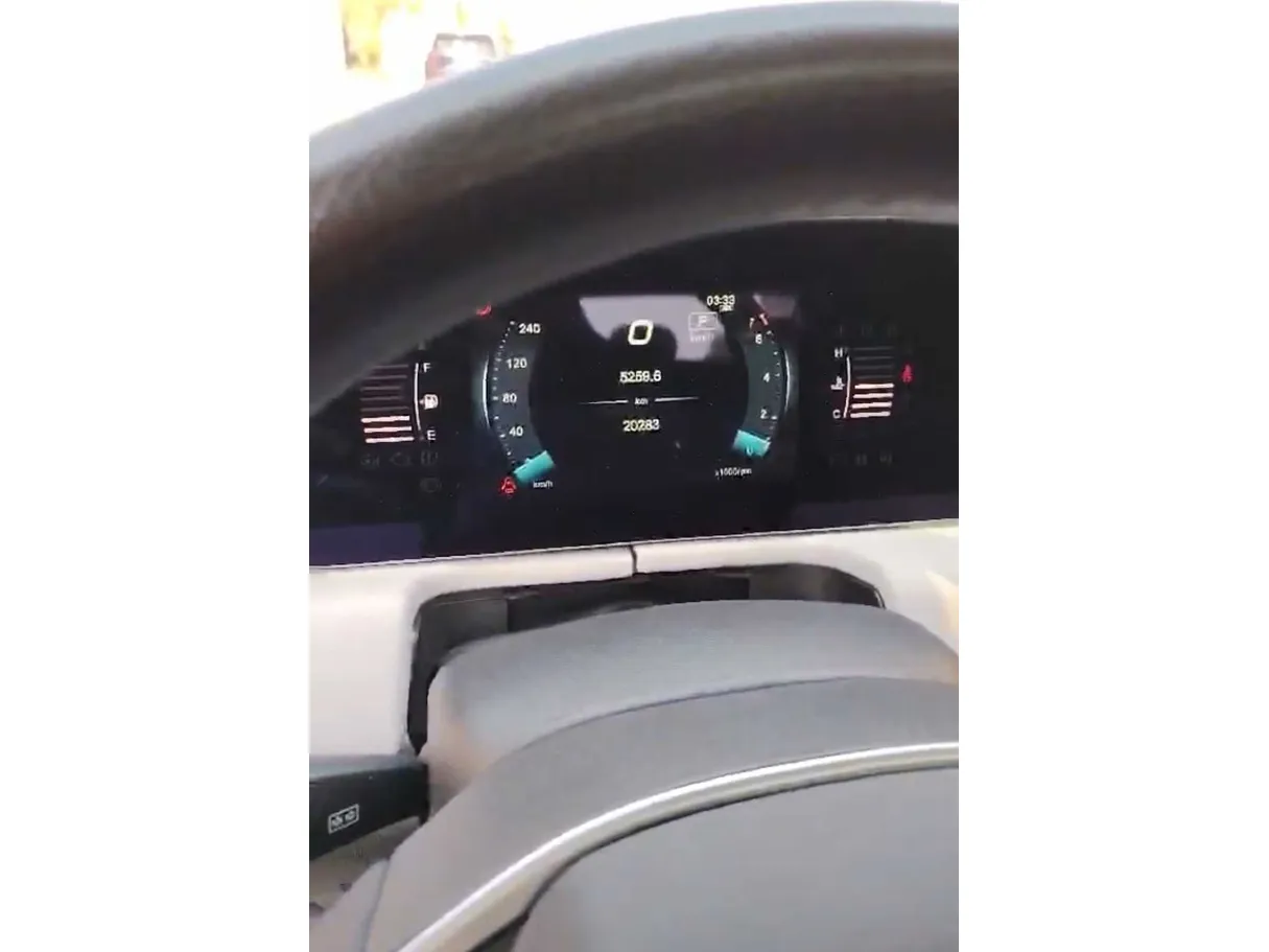 Car image 27
