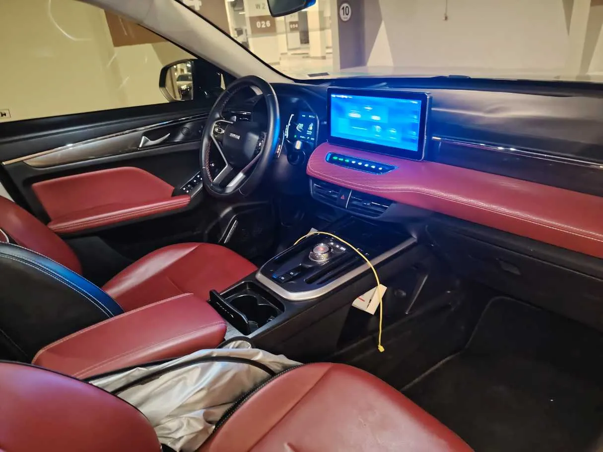 Car image 13