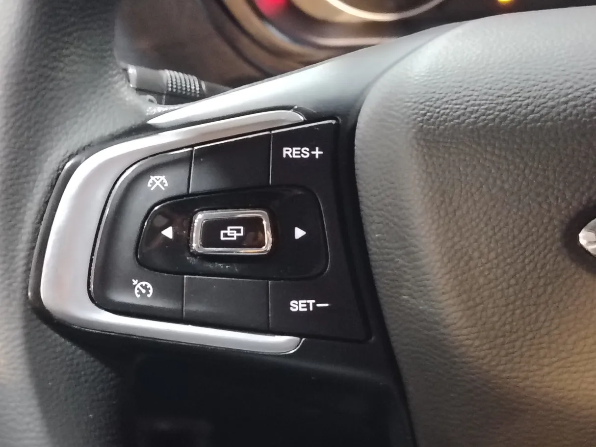 Car image 24