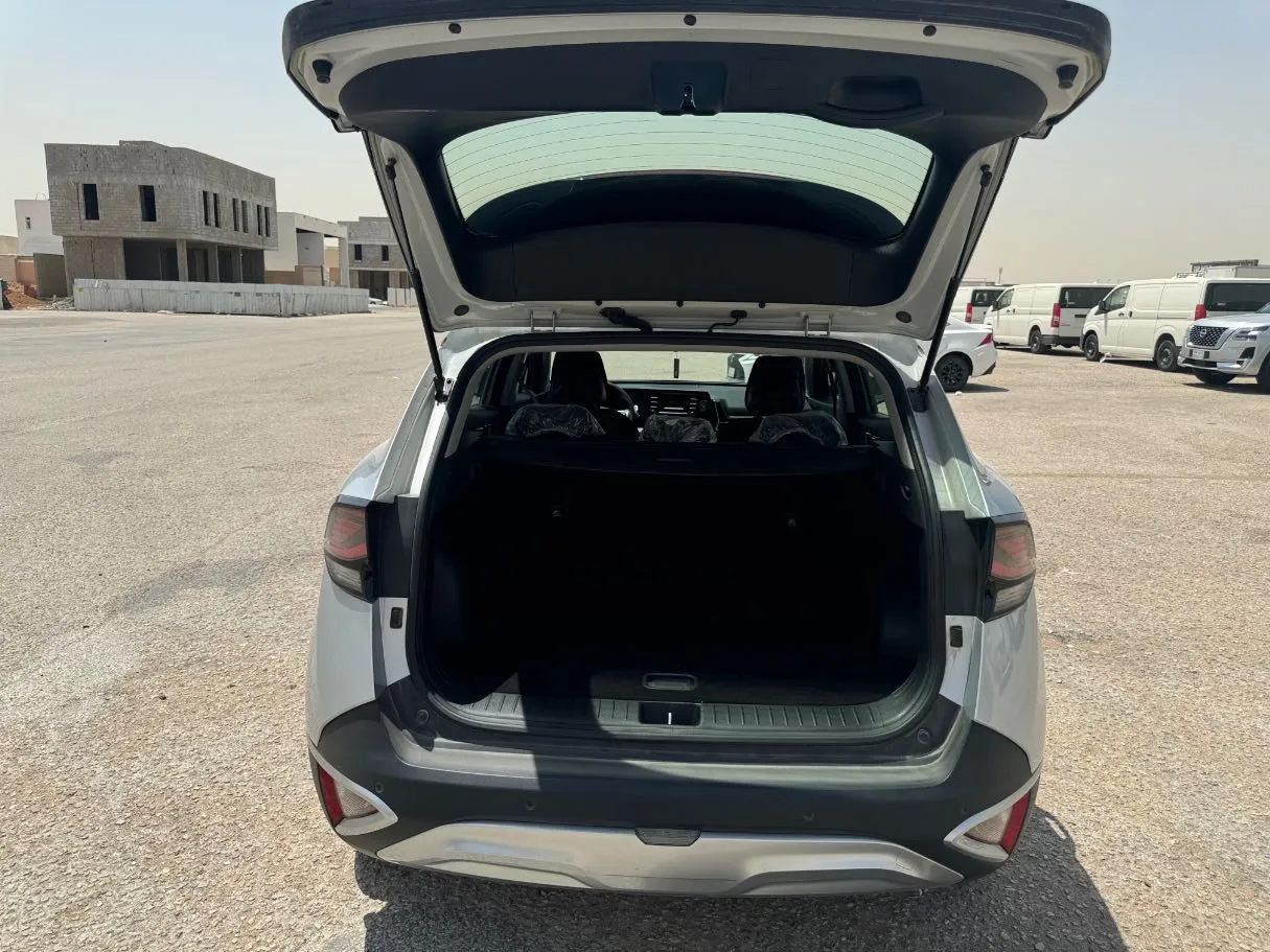 Car image 20