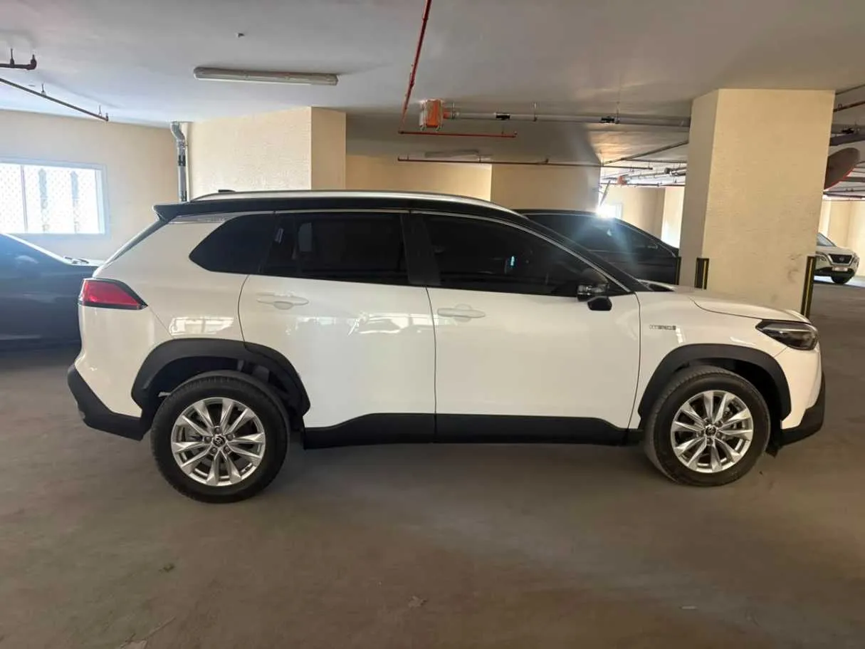 Car image 8
