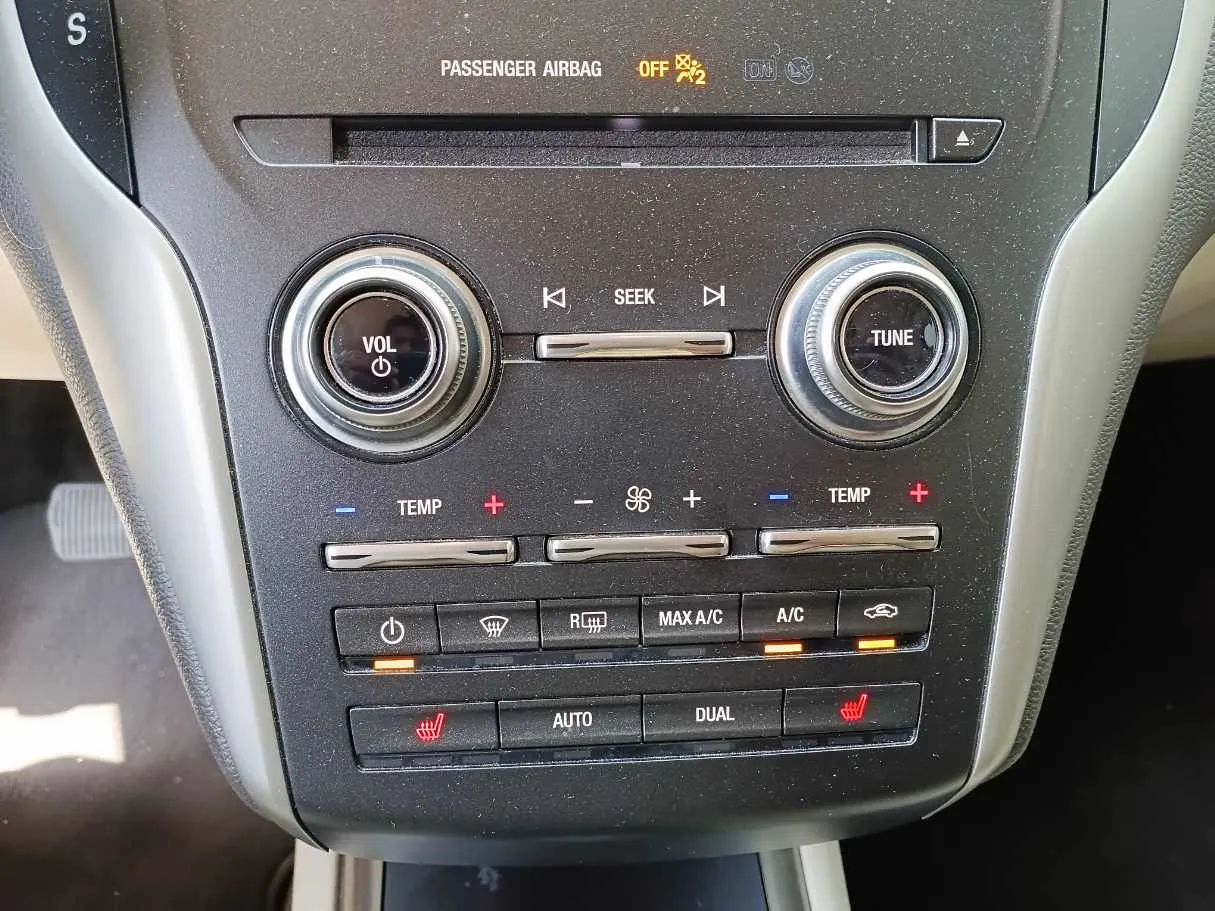Car image 20