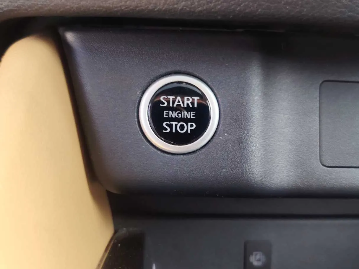 Car image 27