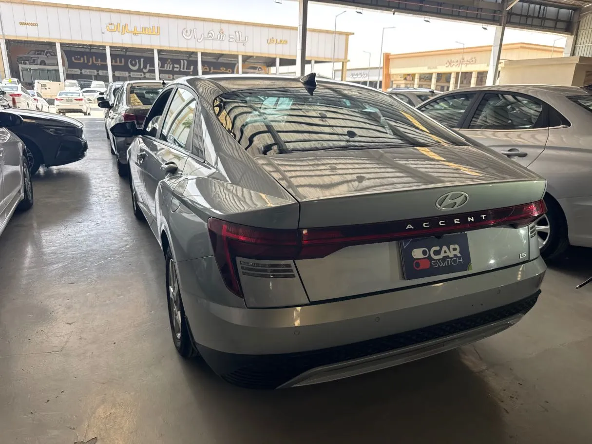 Car image 5