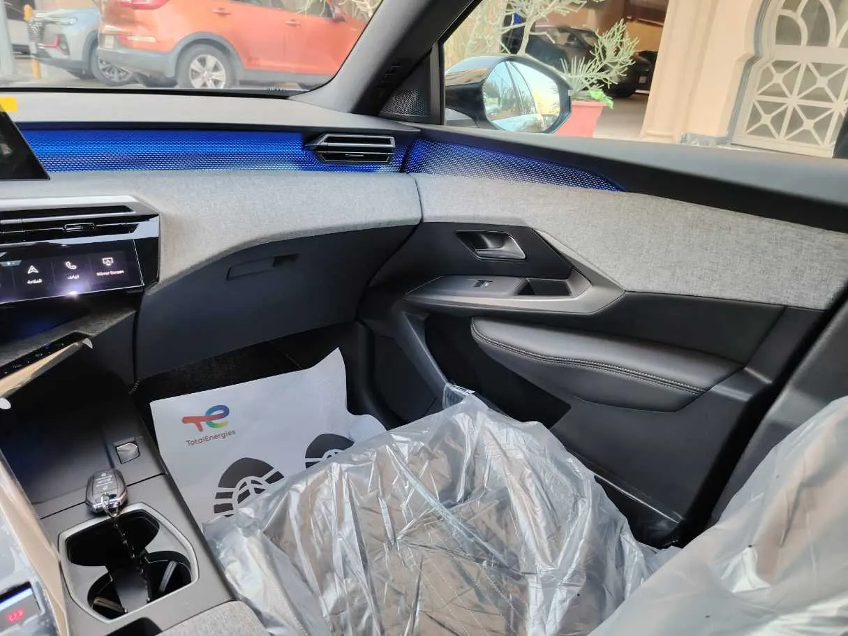 Car image 40