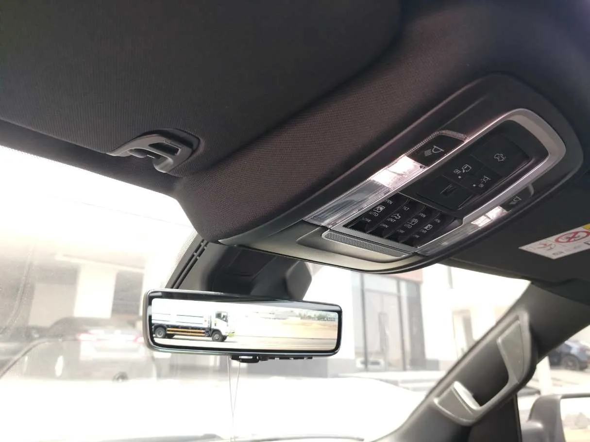 Car image 40