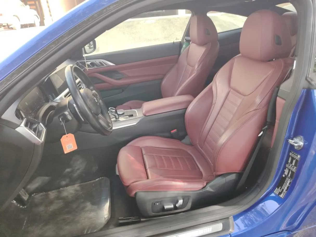 Car image 12