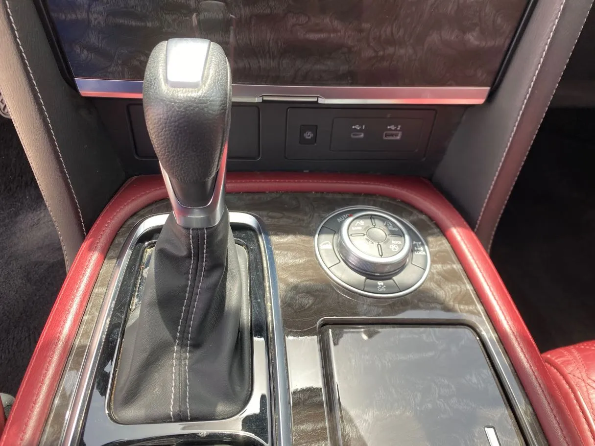 Car image 16