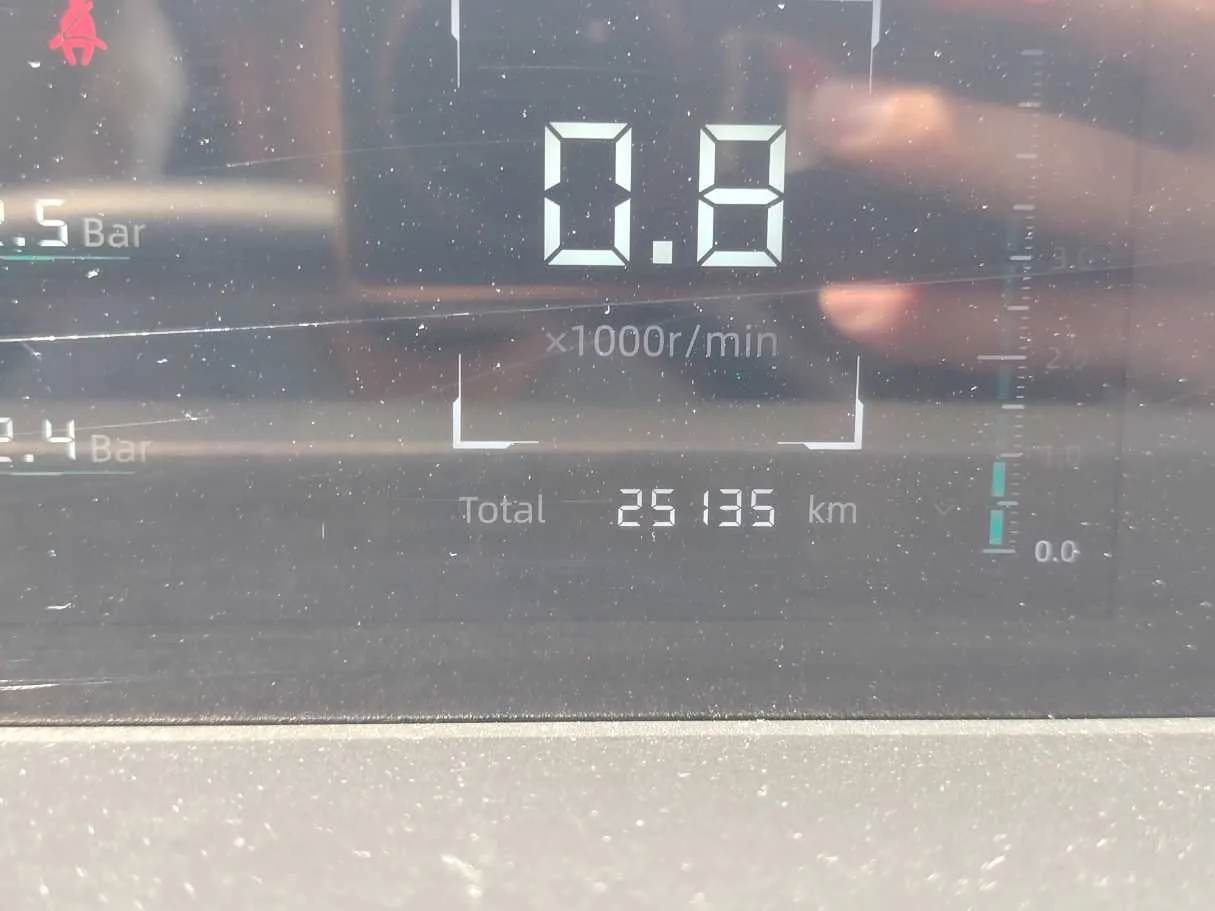 Car image 24