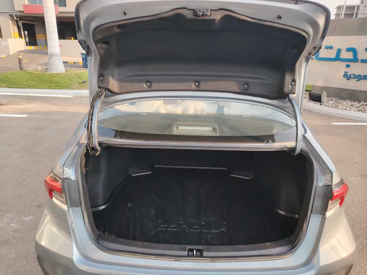 Car image 23