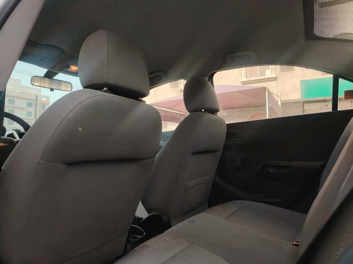 Car image 18