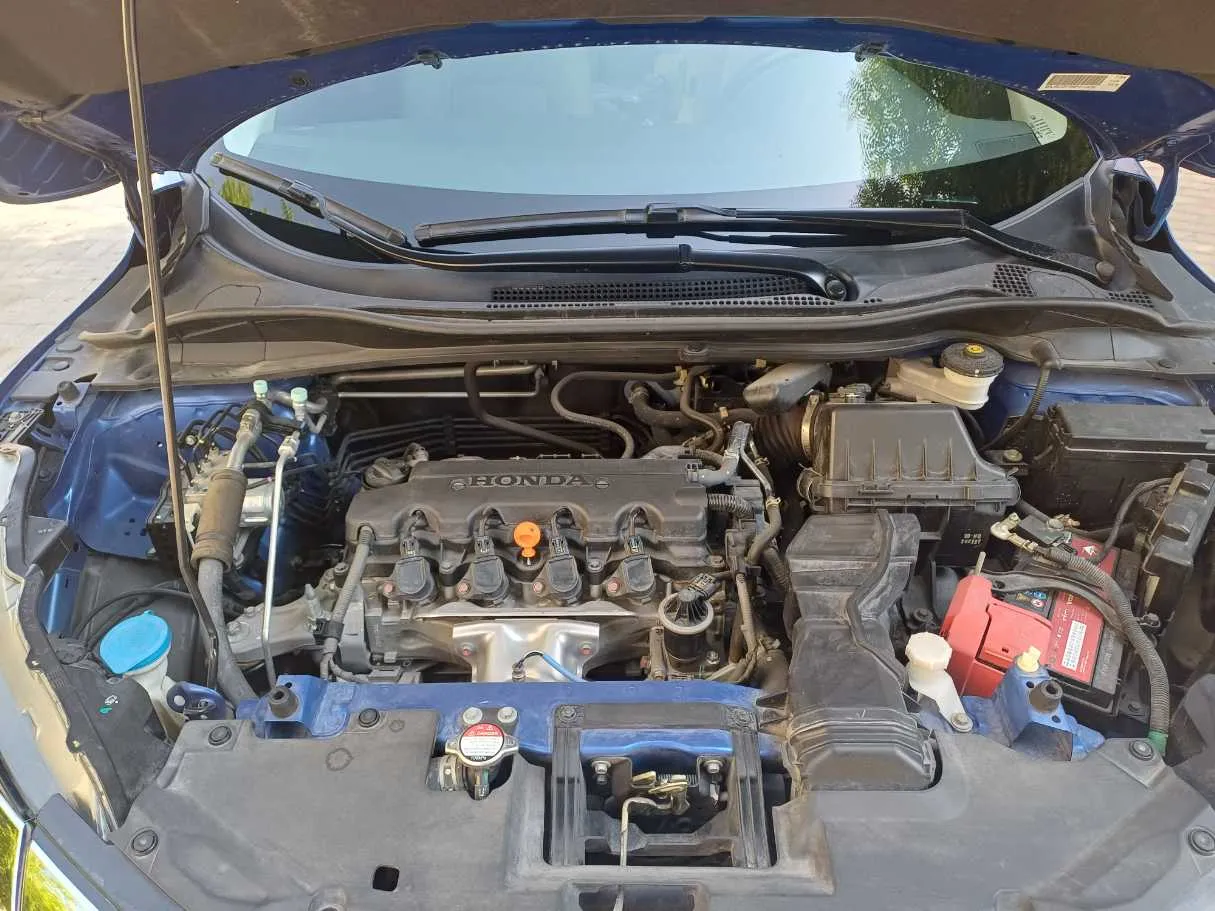 Car image 21