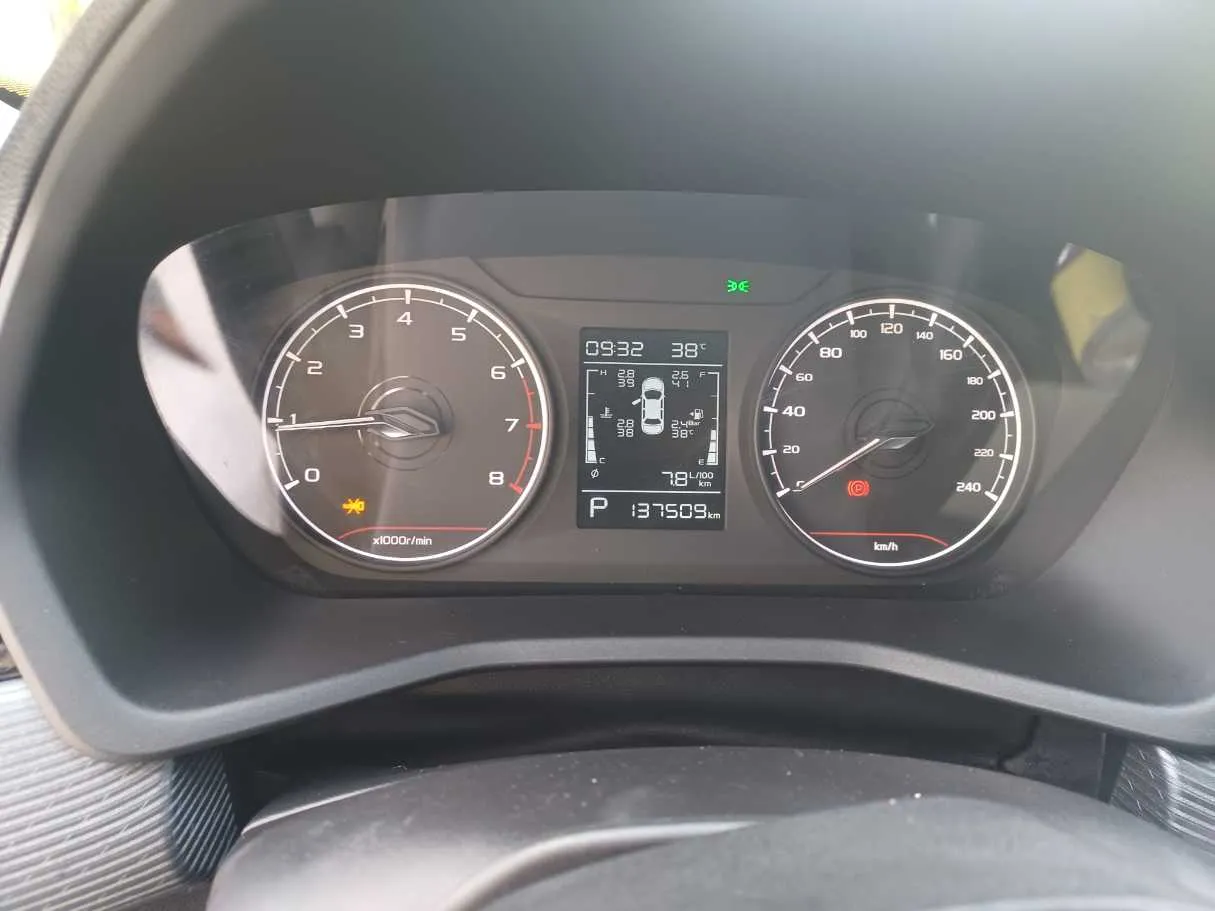 Car image 18