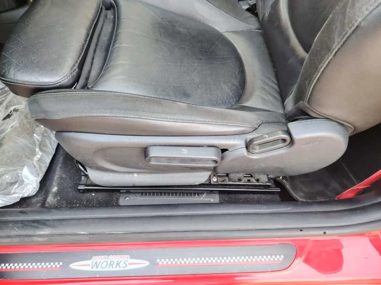 Car image 38