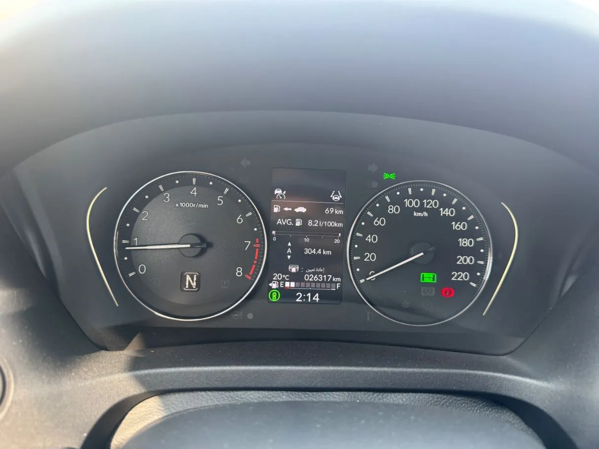 Car image 19