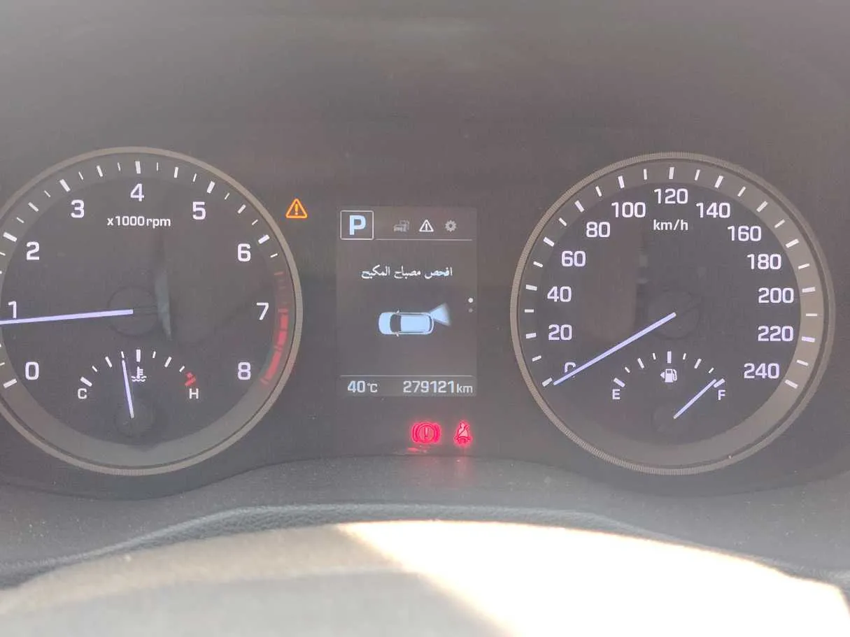 Car image 24