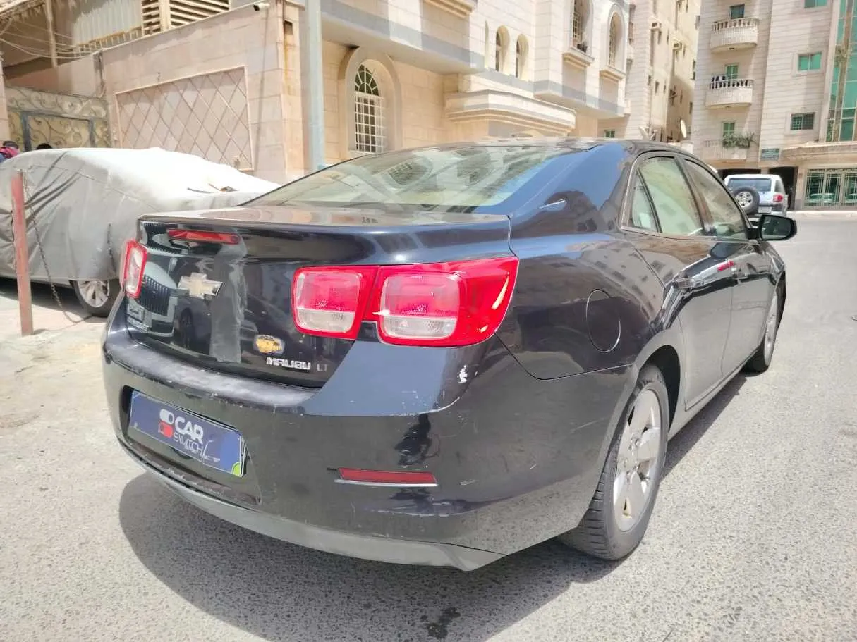 Car image 5