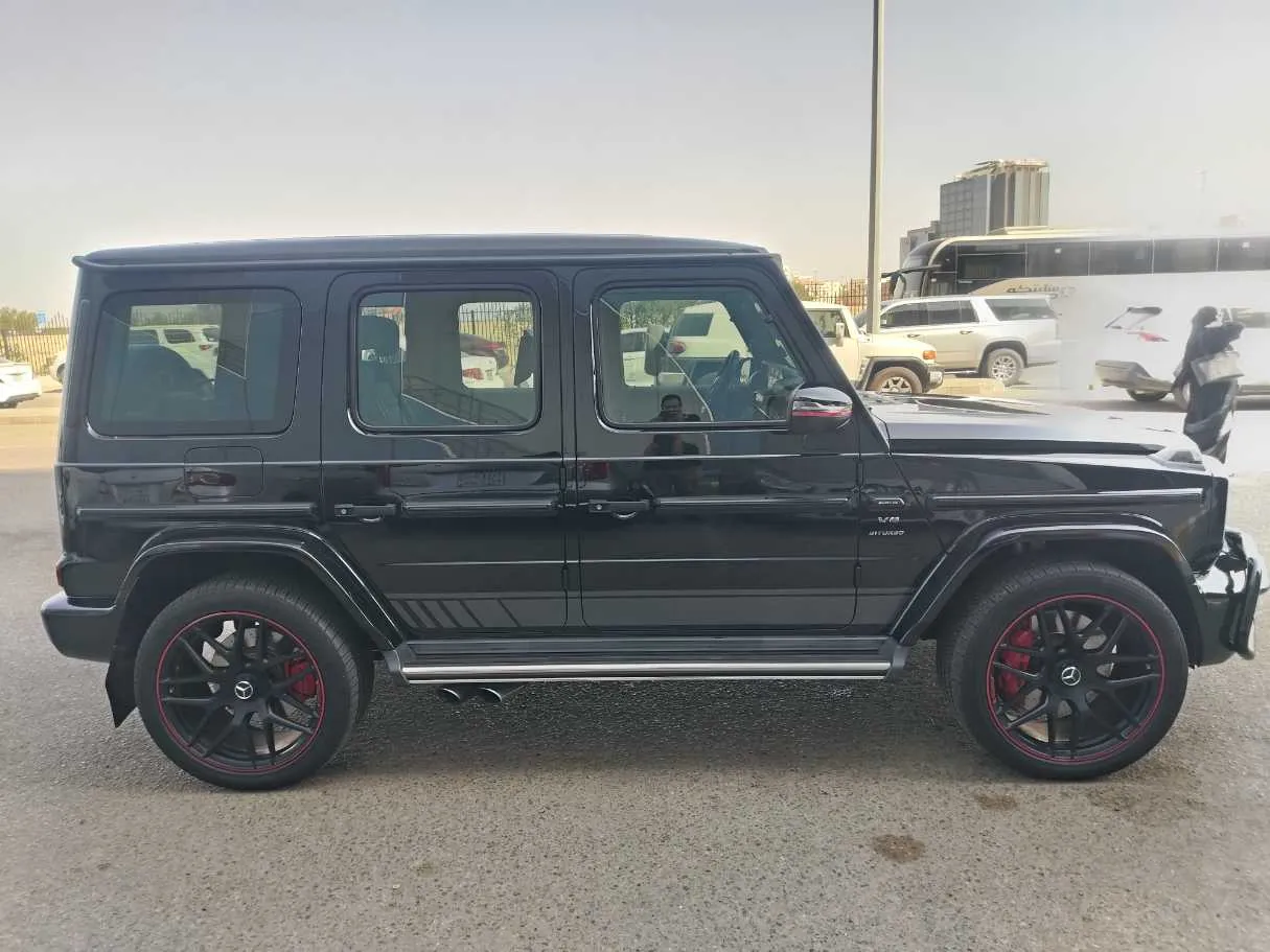 Car image 4