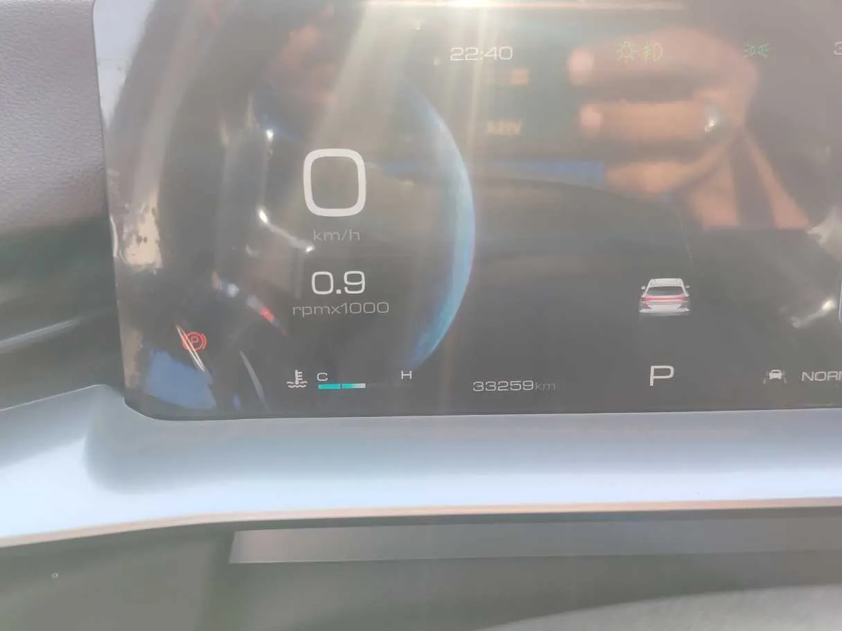 Car image 19